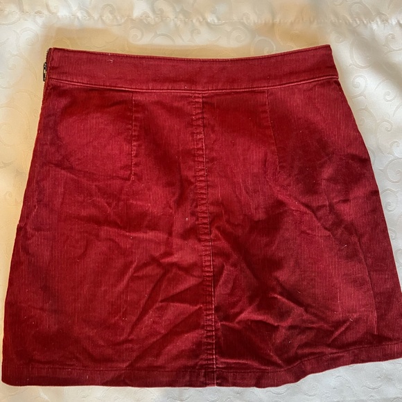 Aritzia Wilfred Free Burgandy Corduroy Skirt - Picture 3 of 3